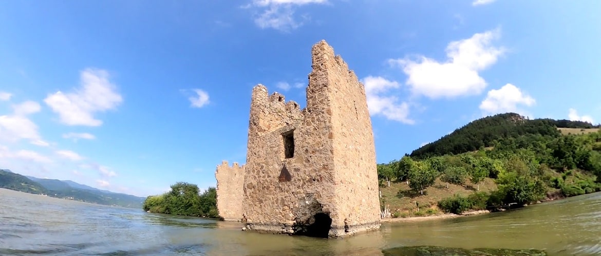 Cetatea Tri Kule